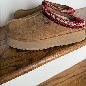 UGG Tan Suede Clogs with Red Pattern